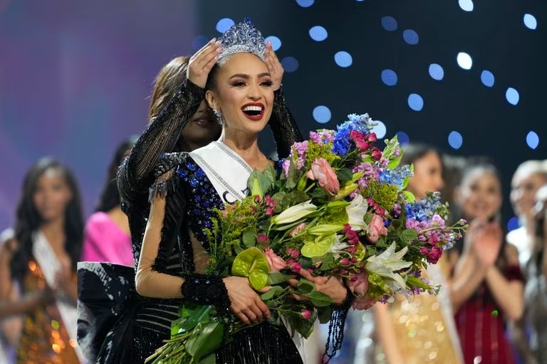 Renuncia de R’Bonney Gabriel como Miss USA no hace a Amanda Dudamel Miss Universo