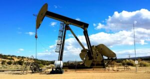 El petróleo de Texas baja un 2,13 %, hasta 77,98 dólares el barril
