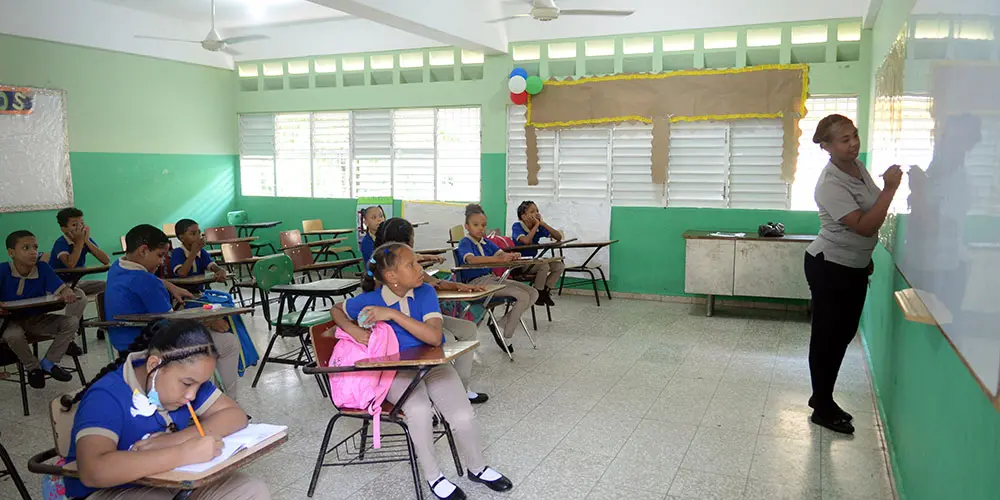 A nivel público las escuelas todavía siguen abriendo sus puertas a nuevos estudiantes a partir de los cinco años de edad. Archivo