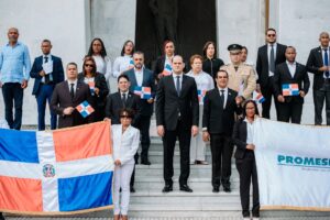 Con ofrenda floral PROMESECAL rinde homenaje a los Padres de la Patria