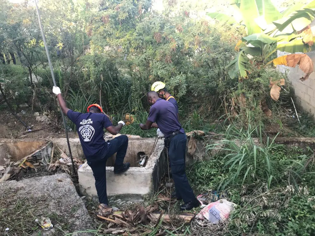 La fosa donde tiraron a la pareja hallada en Los Alcarrizos
