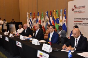 Ministros iberoamericanos reconocen necesidad de revisar salario mínimo