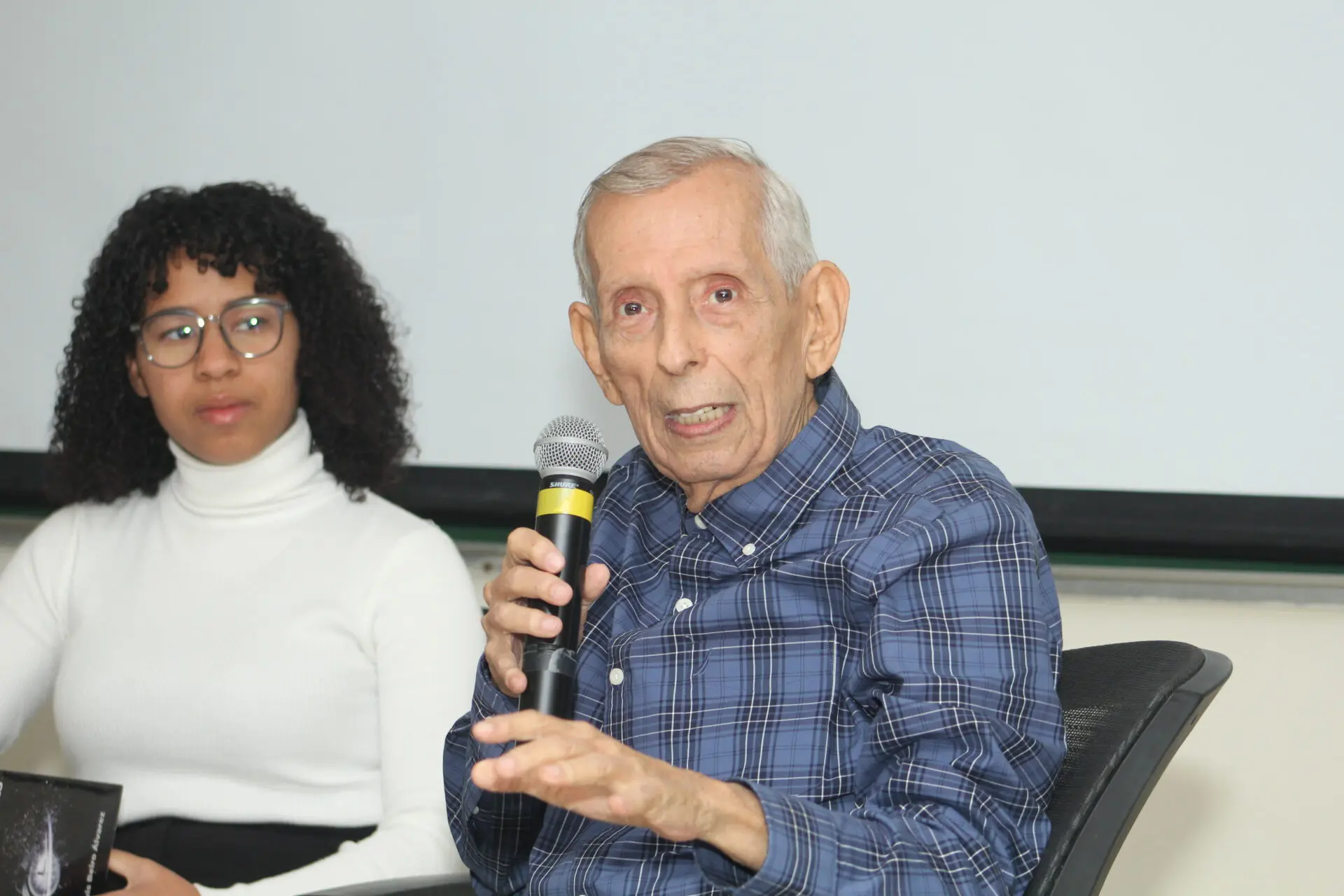 Luis Beiro presenta su libro “Saturno reina en todas partes”