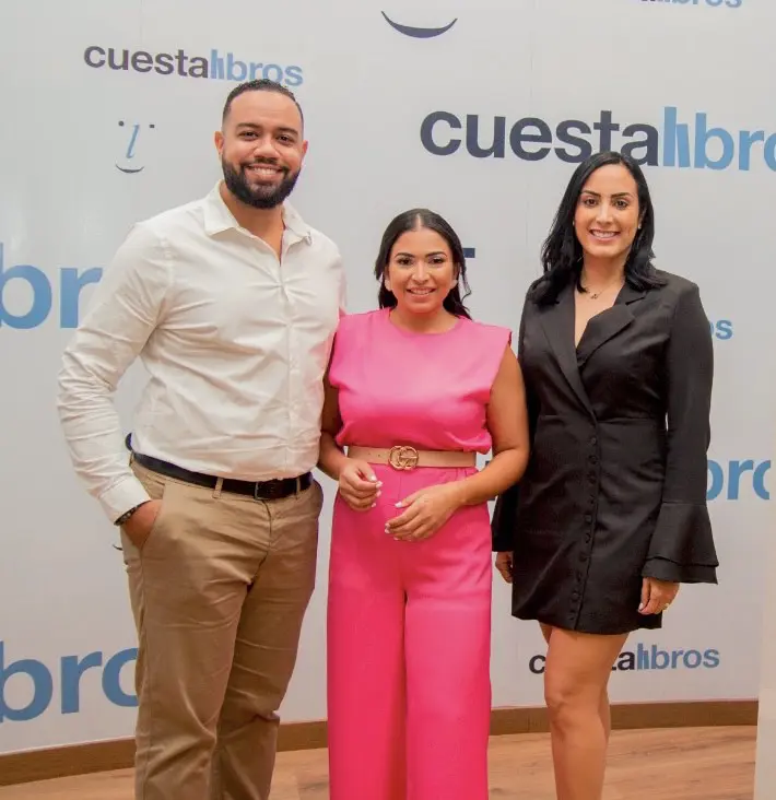 Junior García, doctora Jaileni Alejo y Julissa Núñez. FUENTE EXTERNA