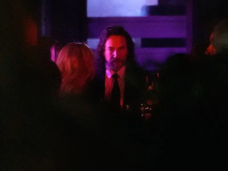 Una invitada a la boda de Marc Anthony se llevó una sorpresa en el baño