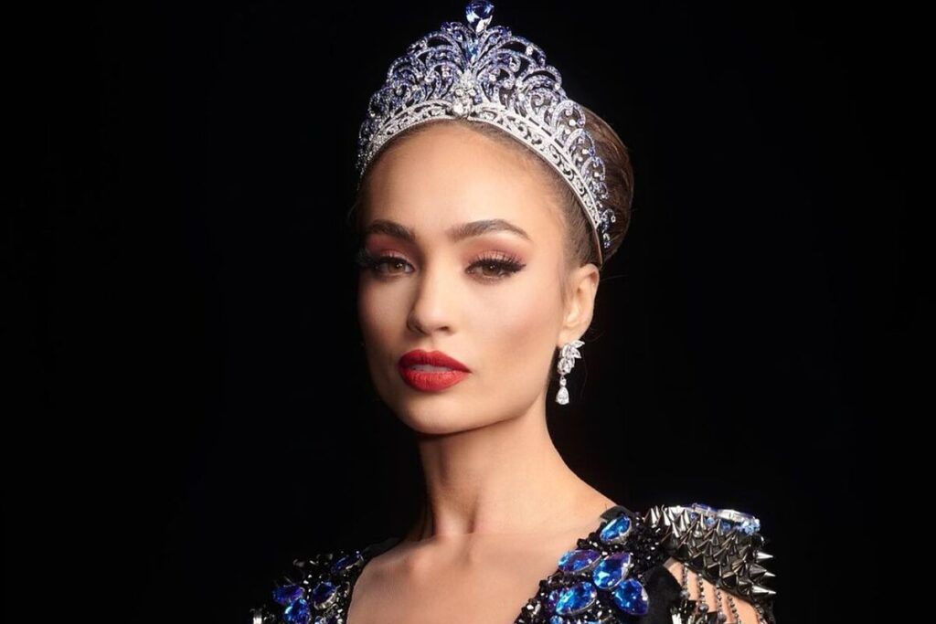 Miss Universo se niega a dejar su profesión y pone en peligro su corona 