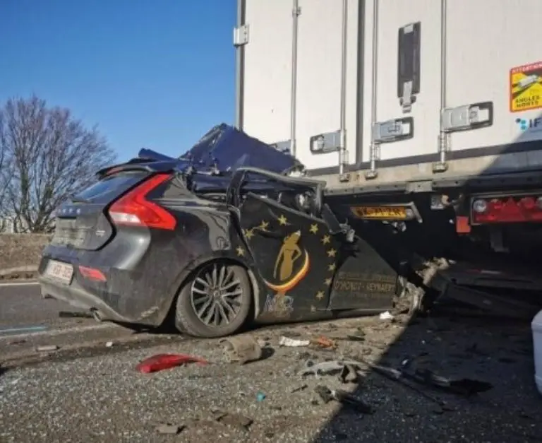 Miss Universo Bélgica 2022 sufre violento accidente automovilístico