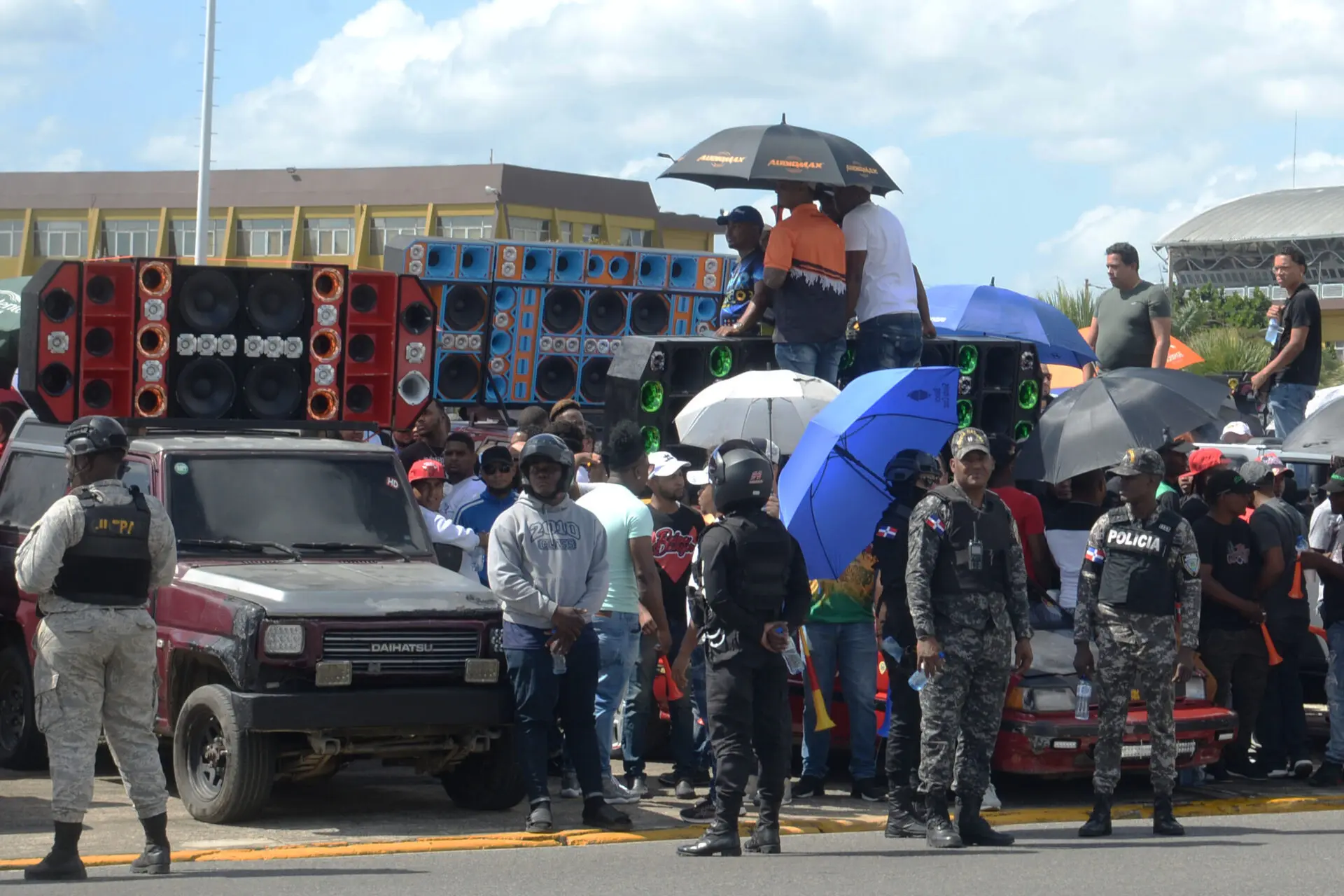 Musicólogos protestan en Plaza de la Bandera; piden flexibilización de ley FOTO: FELIX DE LA CRUZ