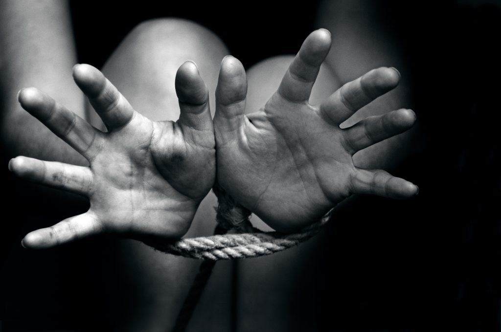 El papa denuncia que la trata de personas "crece a un ritmo alarmante"