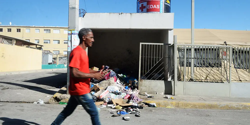 La basura es uno de los problemas de la zona oriental. Félix de la Cruz