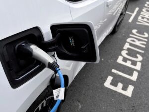 EE.UU. planea tener 500.000 cargadores vehículos eléctricos para 2030