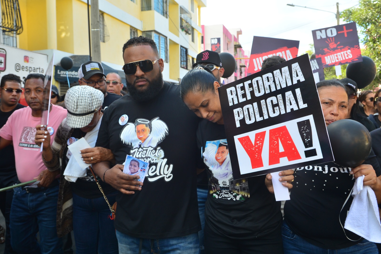 Familia niño muerto en Carnaval marcha reclamando justicia