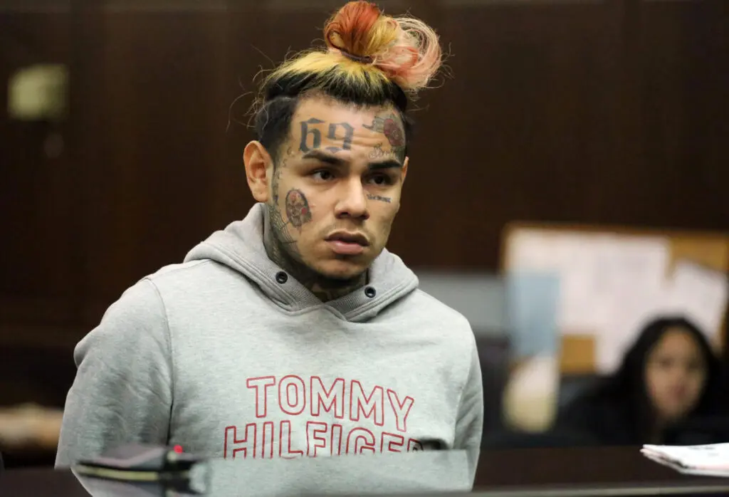 Tekashi 6ix9ine carga contra Anuel, Daddy Yankee y Ozuna