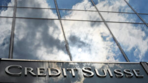 Banco UBS oferta comprar al banco Credit Suisse