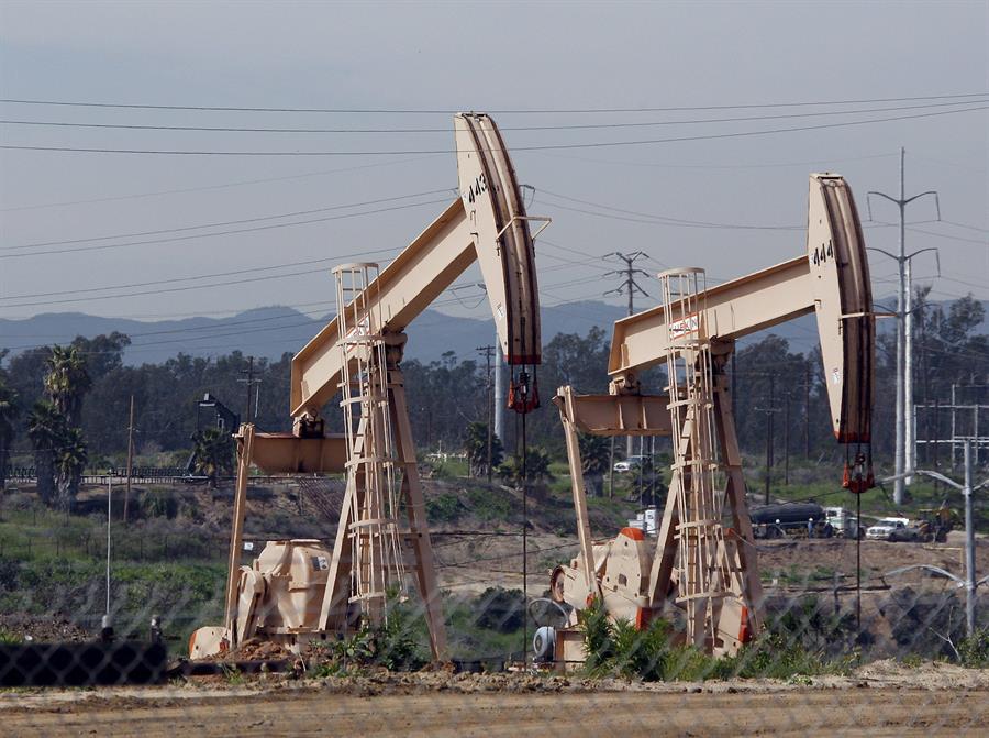 El petróleo de Texas abre con una subida del 1,28 %, hasta 74,14 dólares