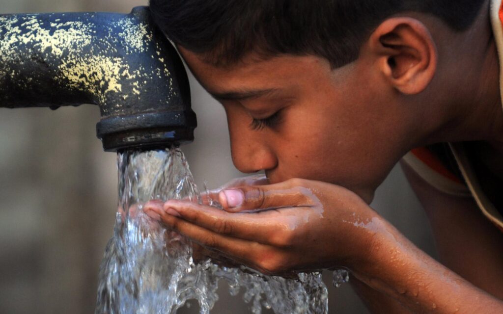 Este es el país que consume más agua embotellada en el mundo