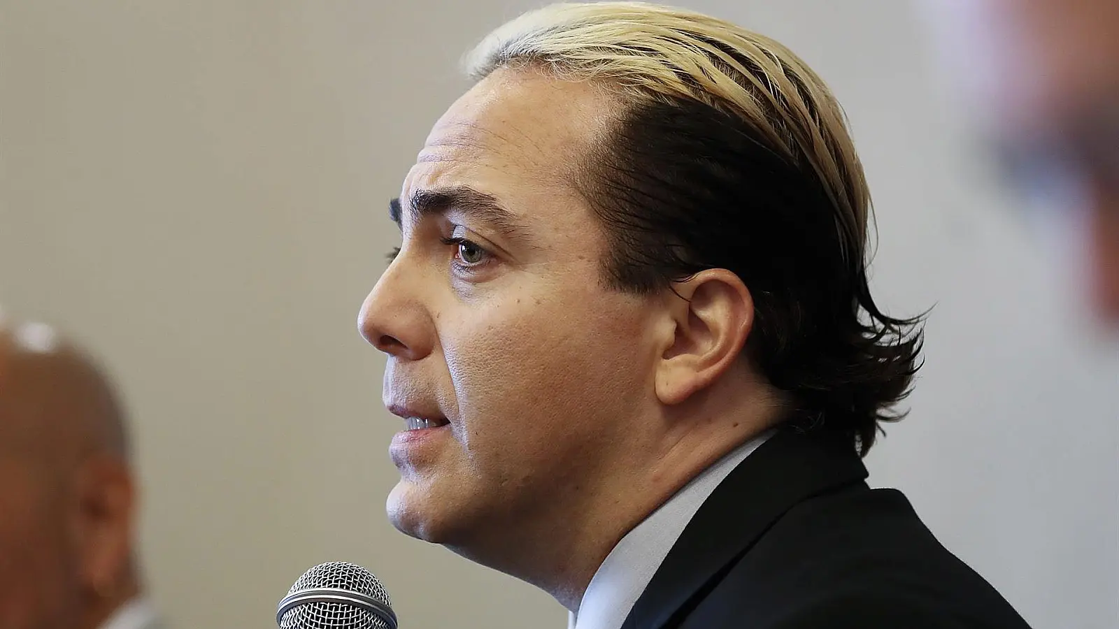 Cristian Castro se apunta a la universidad con 48 años