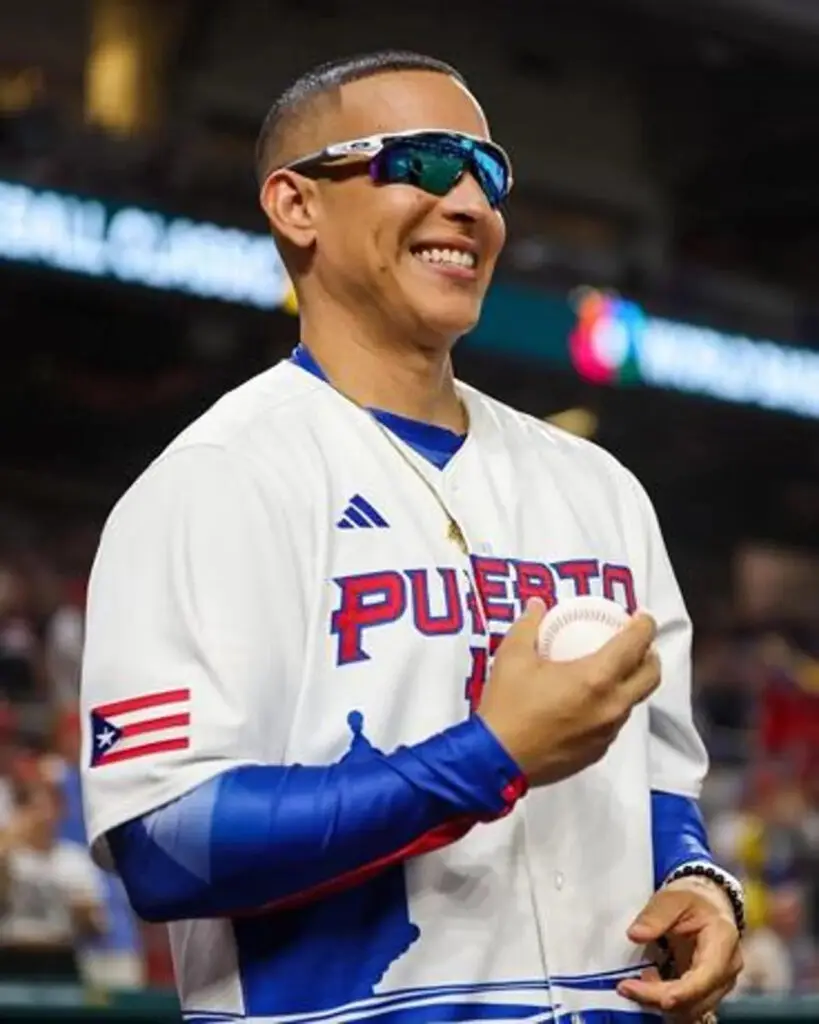 Acusan a Daddy Yankee de cargar "una maldición" en el Clásico Mundial