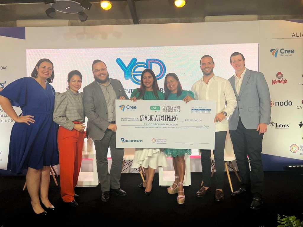 Participante de la UAPA gana Premio Global al Estudiante Emprendedor
