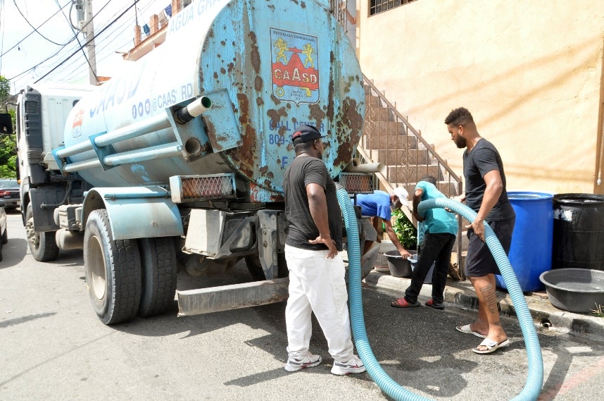 Residentes del Gran Santo Domingo alerta ante la escasez de agua