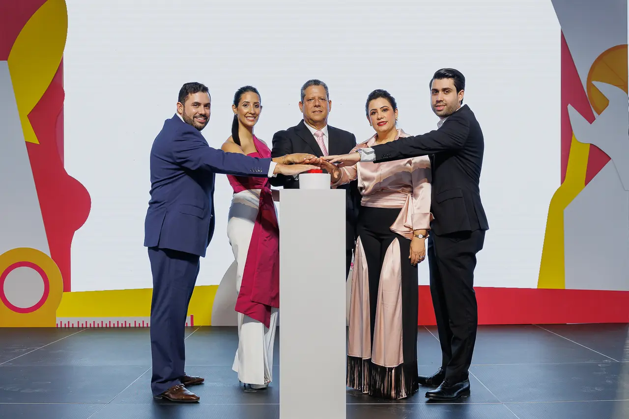 Emil Pappaterra, Gabriella Pappaterra, Alberto Pappaterra, Ruth Almonte de Pappaterra y Eduardo Pappaterra. FUENTE EXTERNA