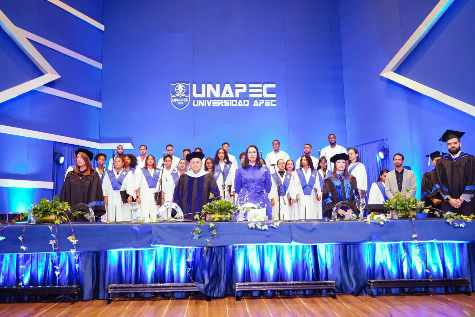 Unapec gradúa 630 nuevos profesionales