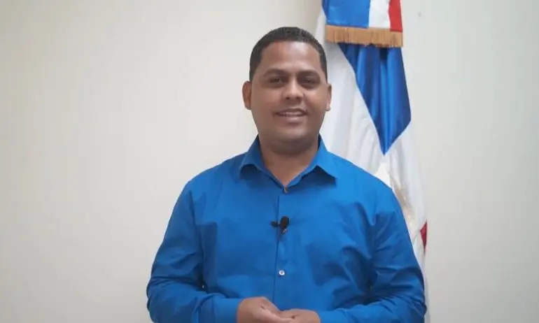 Periodista Humberto Fernández lanza aspiraciones políticas