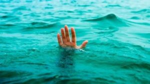 Turista canadiense muere ahogado en playa de hotel en SPM