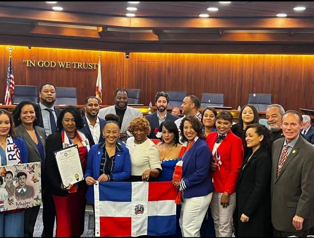 Alcaldía de los Ángeles proclama Día del Dominicano