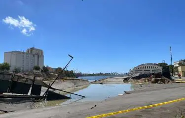 VIDEO: Colapsa parte de muelle de carga del Puerto Don Diego