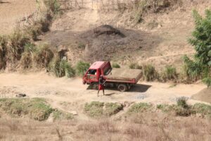 Caravana de haitianos depredan el río Masacre