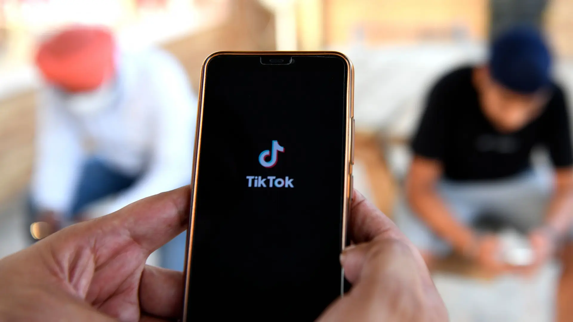 Universidades públicas de Florida prohíben uso de TikTok en sus campus