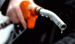 Combustibles mantienen precios invariables