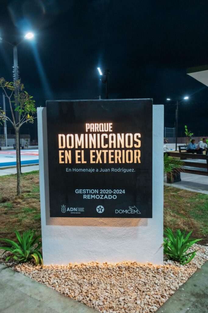 Inaugurado en Santo Domingo parque "Dominicanos en el Exterior"