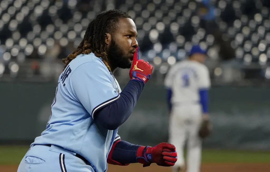 Vladimir Guerrero Jr. suena su primer cuadrangular de la temporada 2023