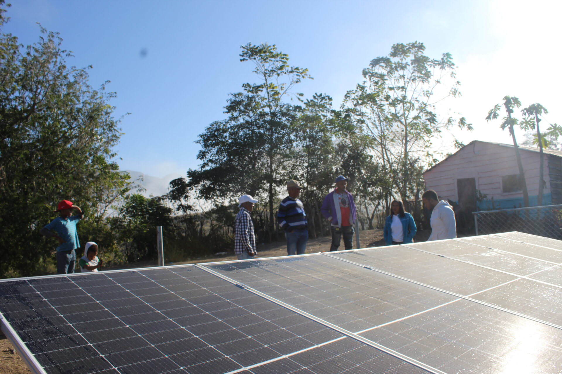 IDDI lleva energía eléctrica a comunidades Elías Piña y Santiago Rodríguez
