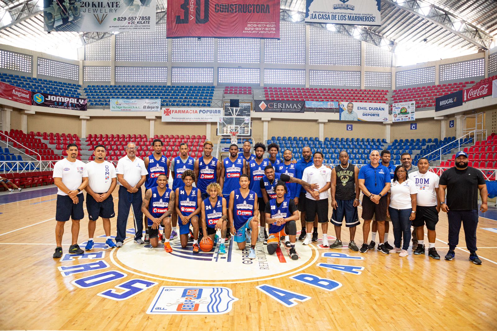 Marineros Puerto Plata realizan su preparación en las instalaciones del Fabio Rafael González de Puerto Plata.
