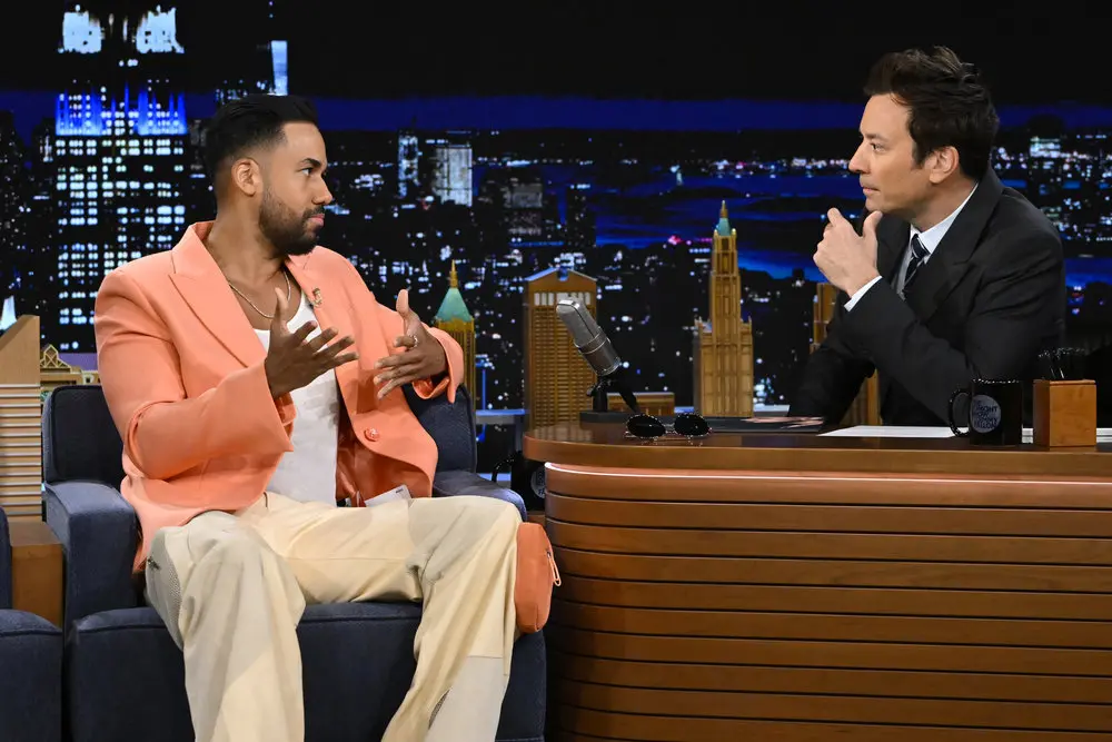 Romeo Santos llevó a La Suegra al show de Jimmy Fallon