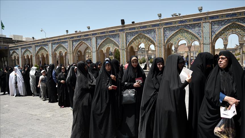 Expertos de la ONU deploran endurecimiento código de vestimenta iraní