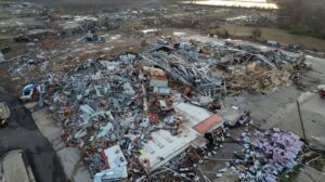 Al menos 9 muertos por tornados en el medio oeste y sur de EEEUU