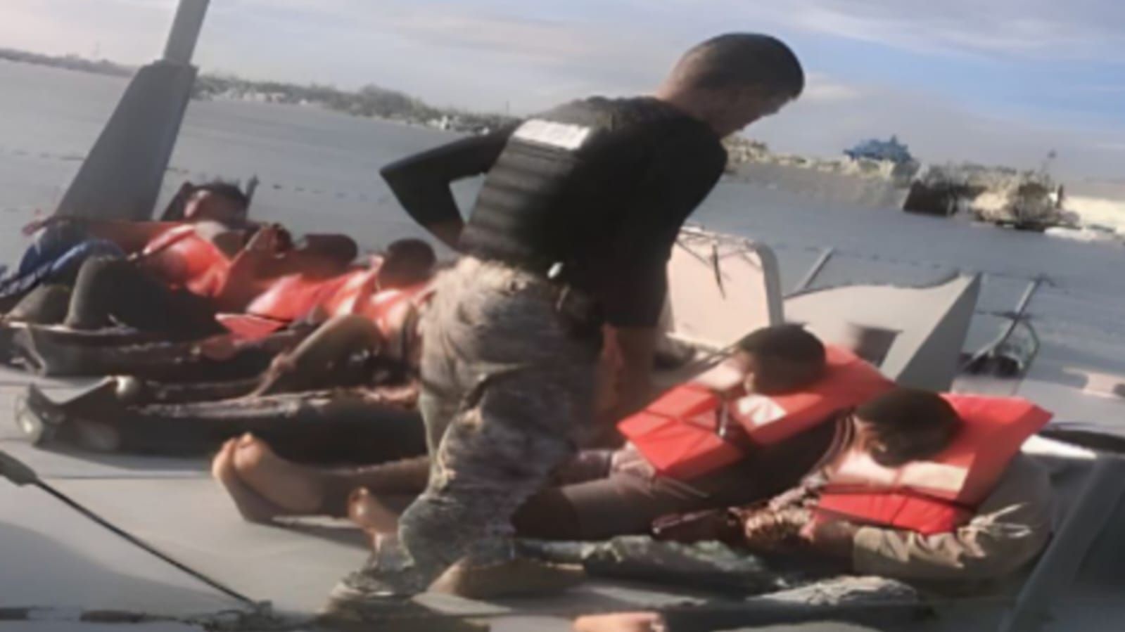 Armada detiene embarcación con 9 personas viajaría a Isla Tórtola en SPM