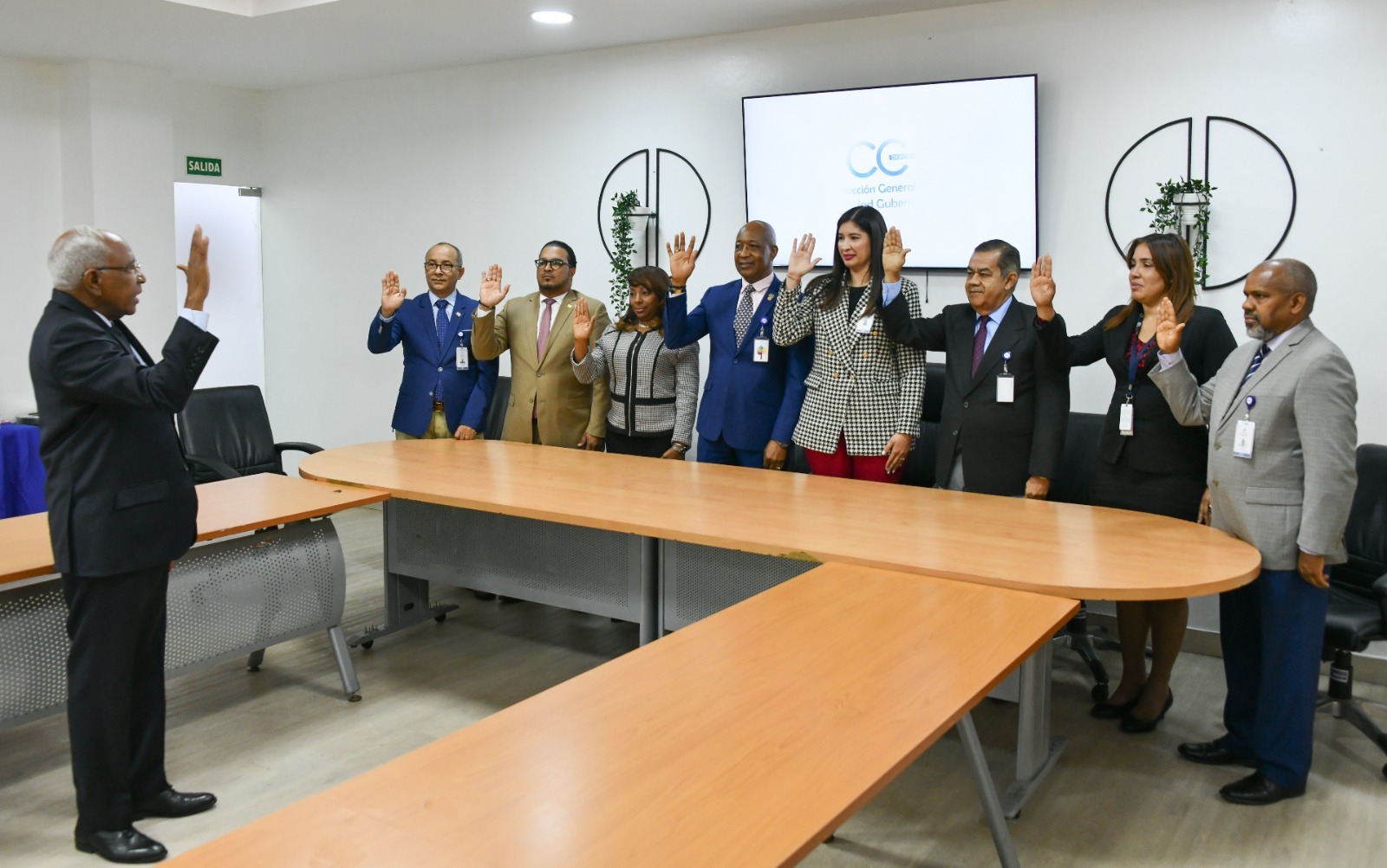 Digecog actualiza y juramenta comités