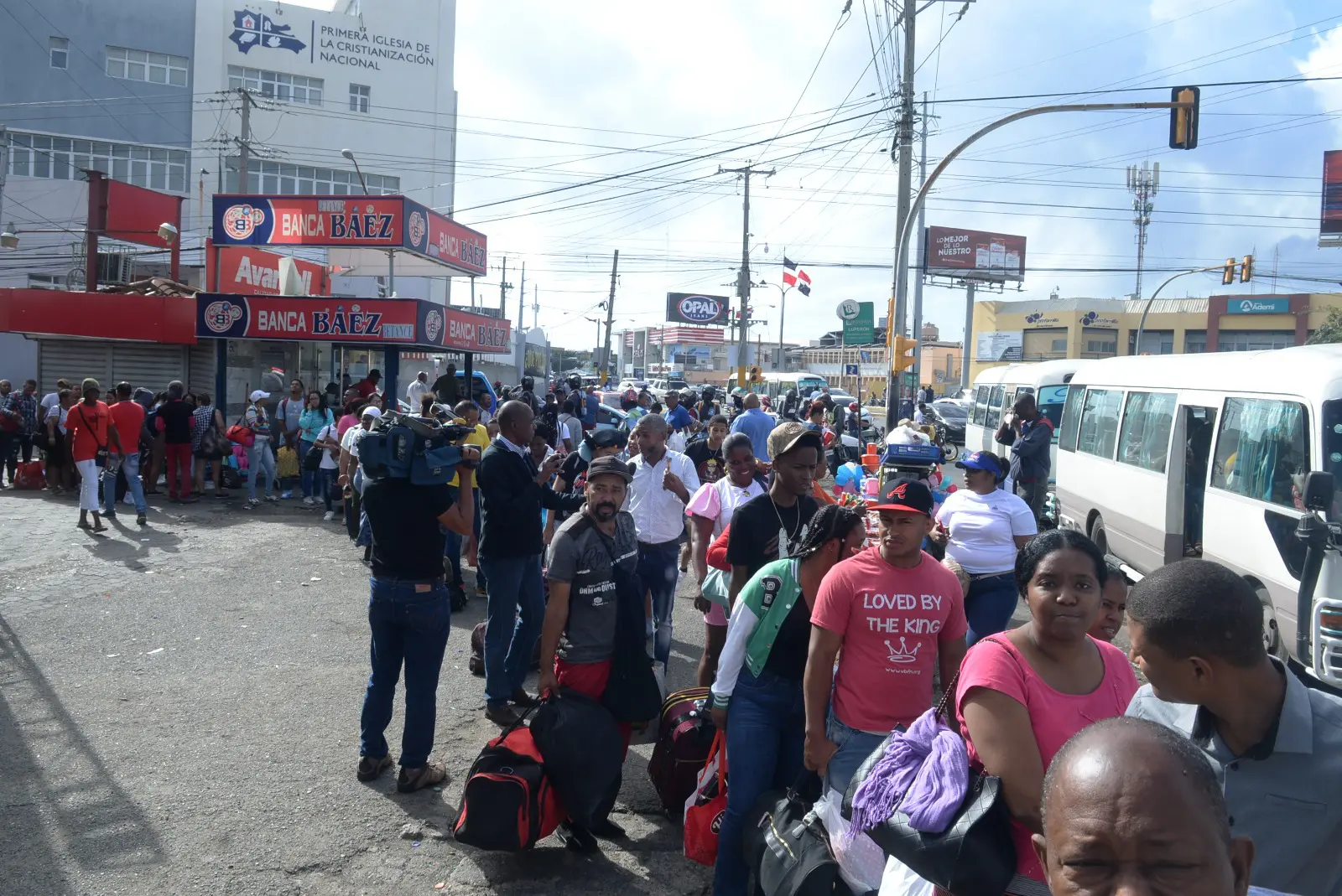 Muchas personas están saliendo hacia las provincias del sur. Félix de la Cruz