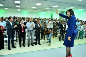 Altagracia González presenta precandidatura a la Alcaldía de Santiago