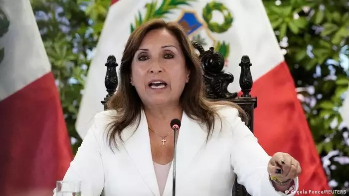 Boluarte cambia al ministro de Justicia en medio de extradición de Toledo