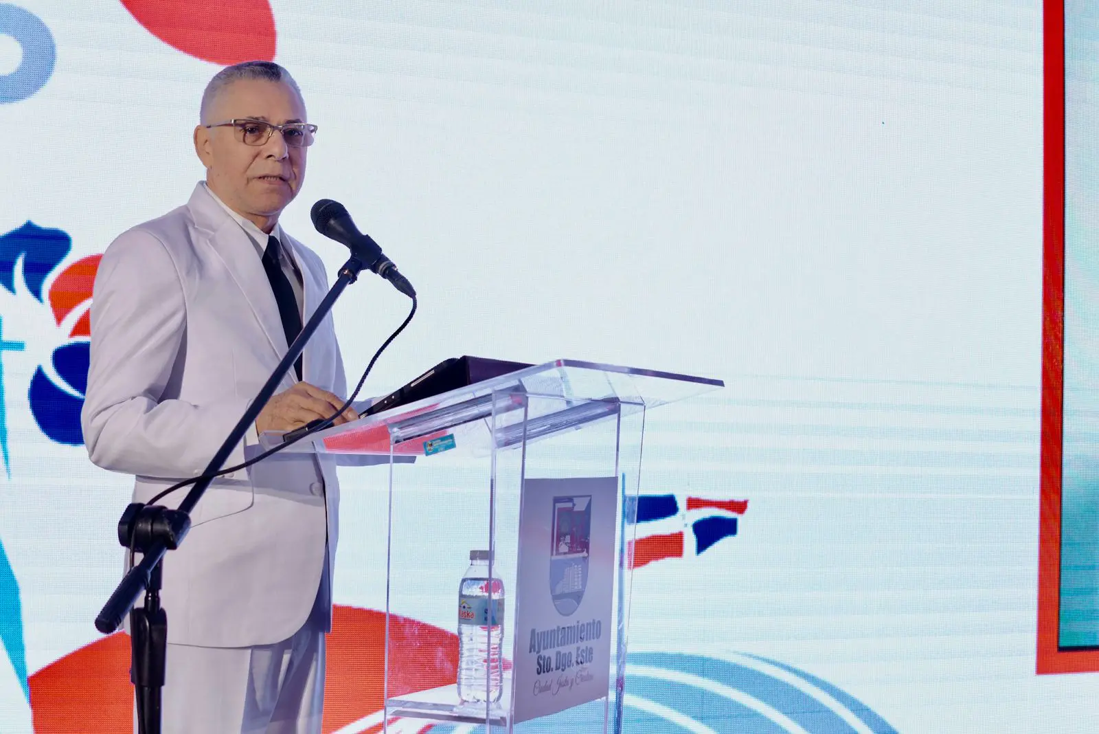 Manuel Jiménez asegura redujo 10% la deuda y aumentó recaudaciones