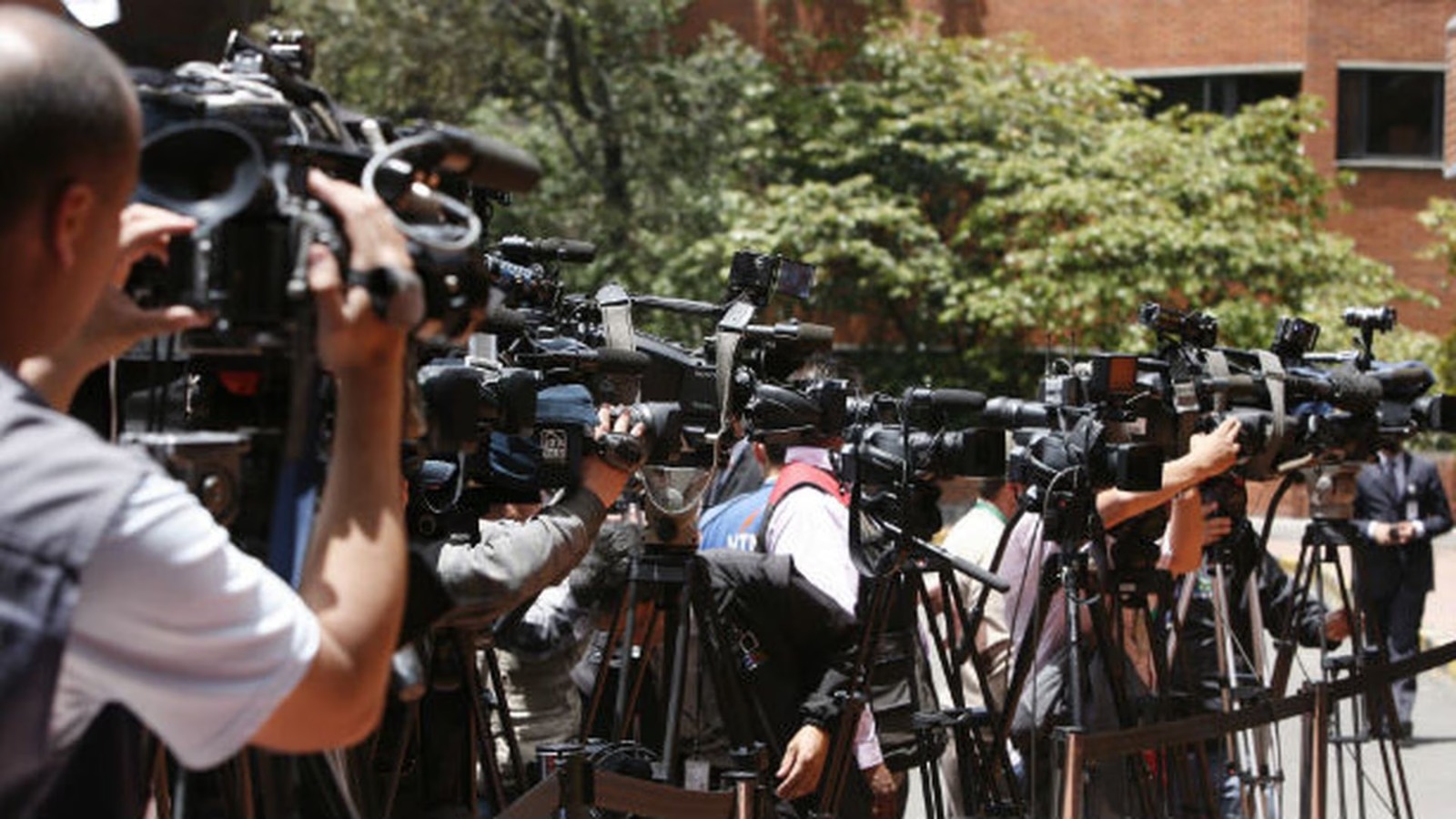 Unesco propone una regulación de plataformas con respeto a libertad de prensa