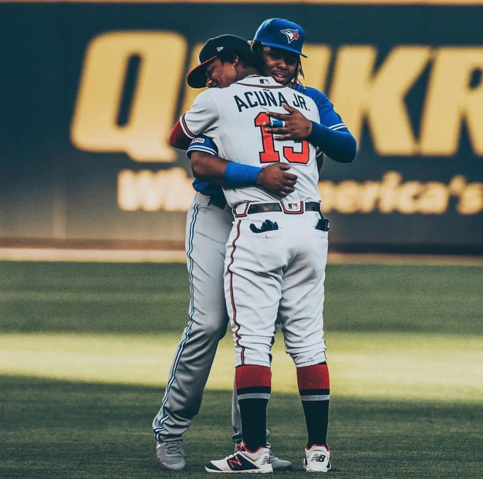 Ronald Acuña Jr. quiere dejar a Vladimir Guerrero Jr sin guante