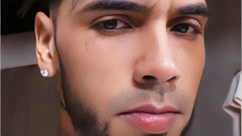 El blooper viral que protagonizó Anuel AA en pleno concierto
