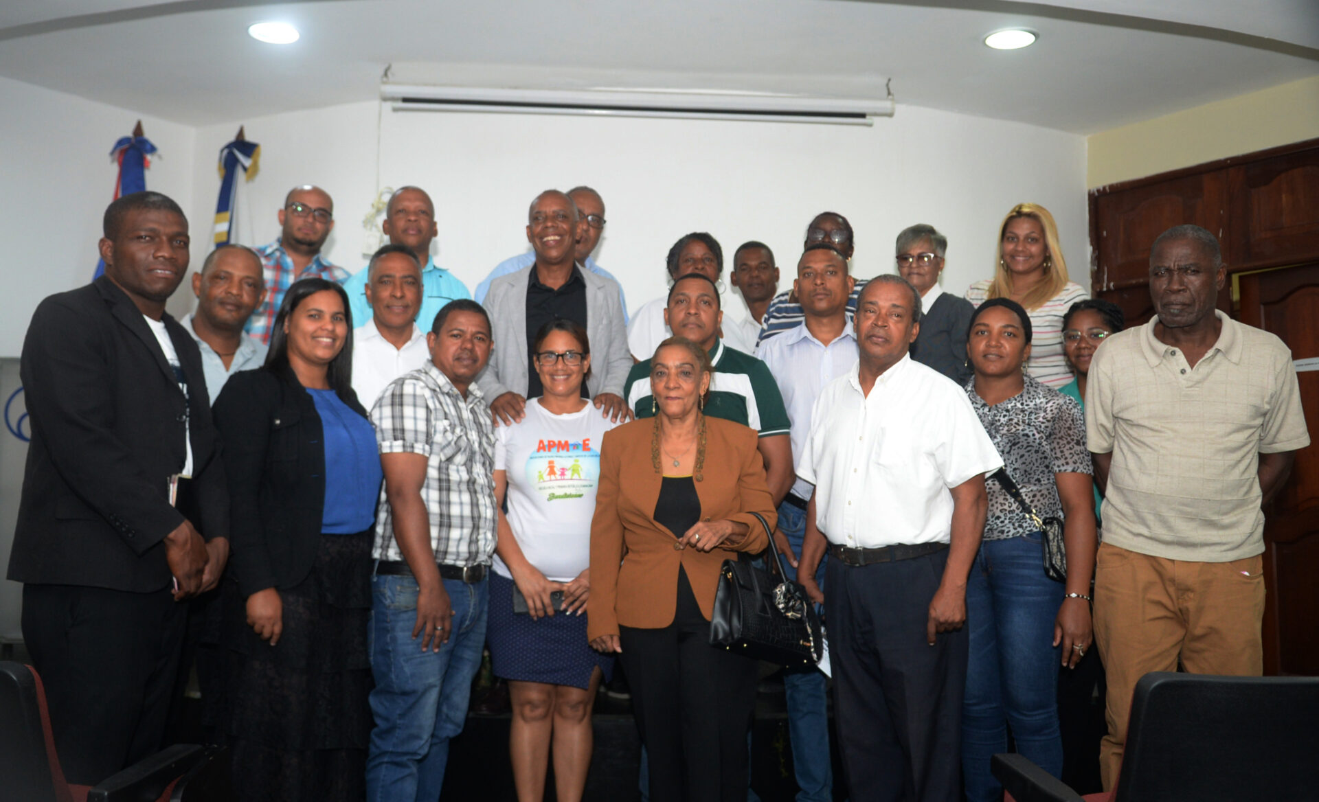 Representantes de la Asociación de Padres, Madres y Amigos de la Escuela. Luduis Tapia